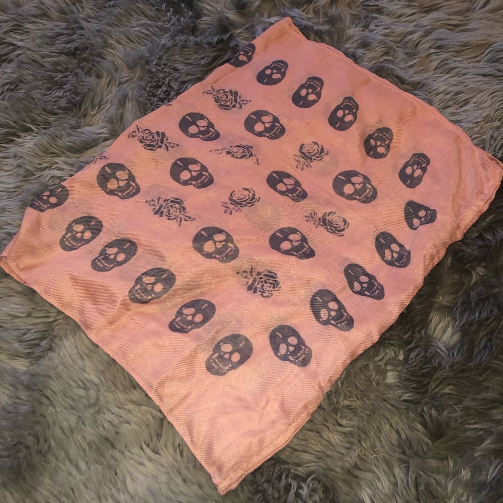 Pink & Grey Skull & Rose Infinity Scarf - Picture 2 of 2